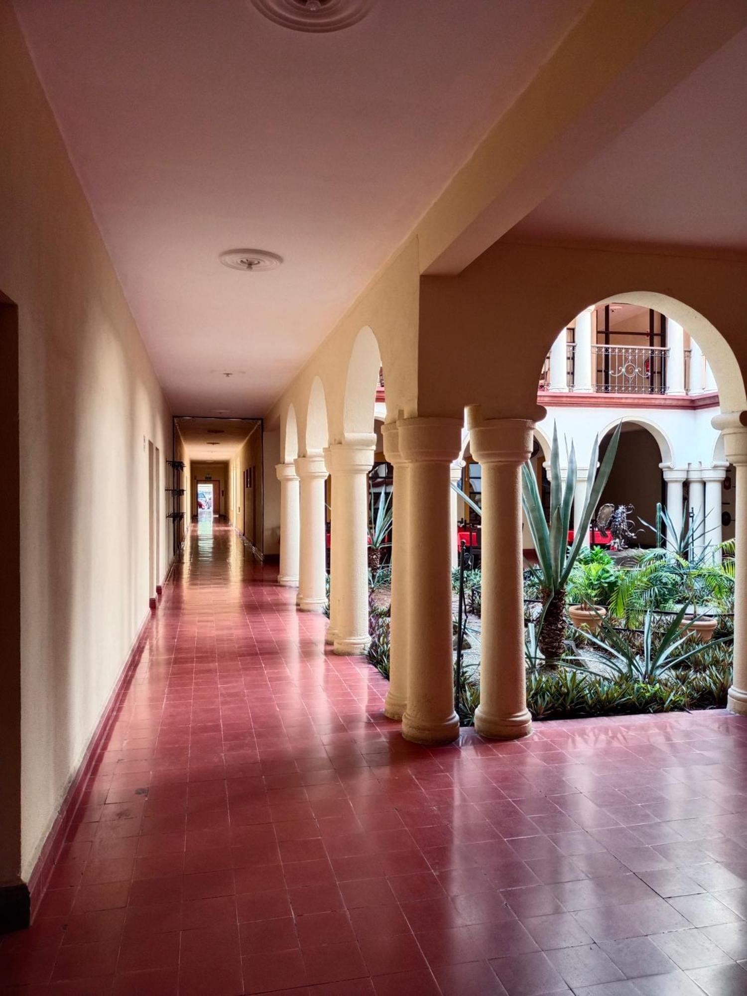 Hotel Los Monteros Сьюдад-Виктория Экстерьер фото